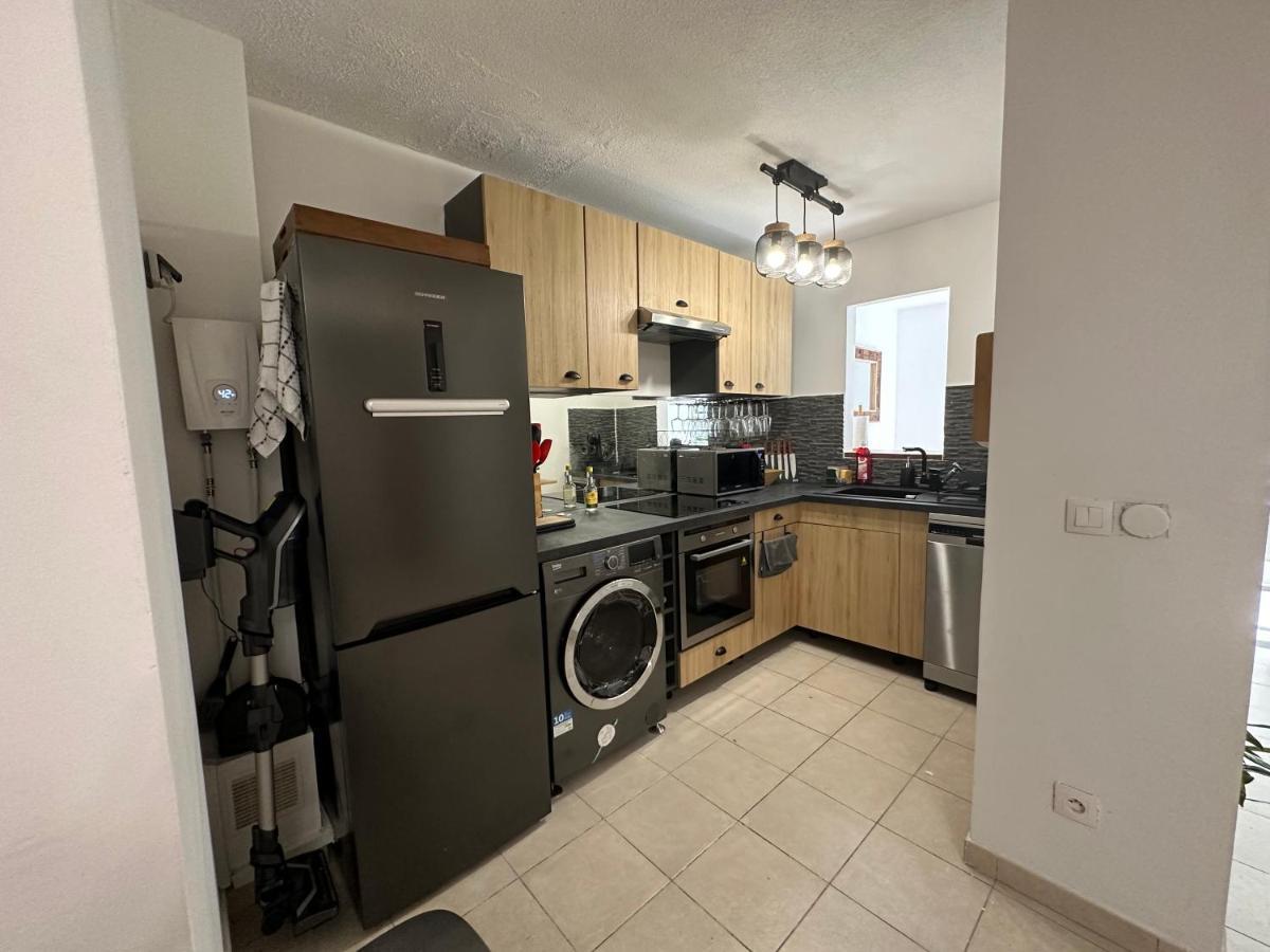 Апартаменты Location T2 Meuble Baie Mahault Convenance Экстерьер фото