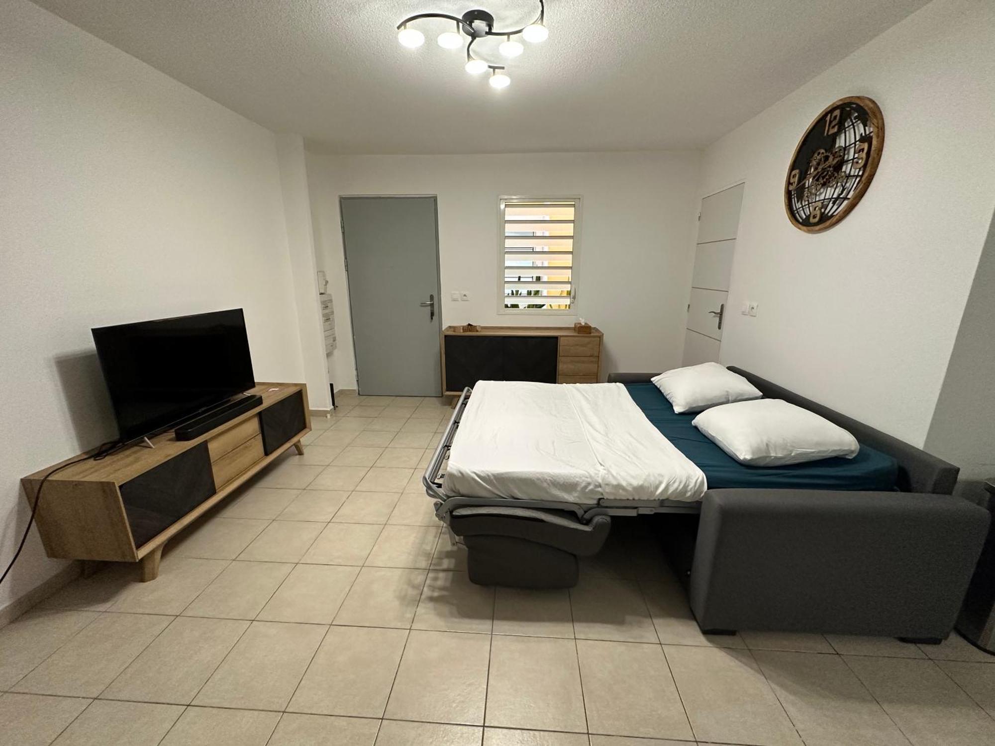 Апартаменты Location T2 Meuble Baie Mahault Convenance Экстерьер фото